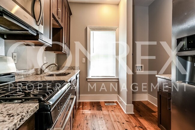 Building Photo - 5 Bedrooms in Downtown Charleston!