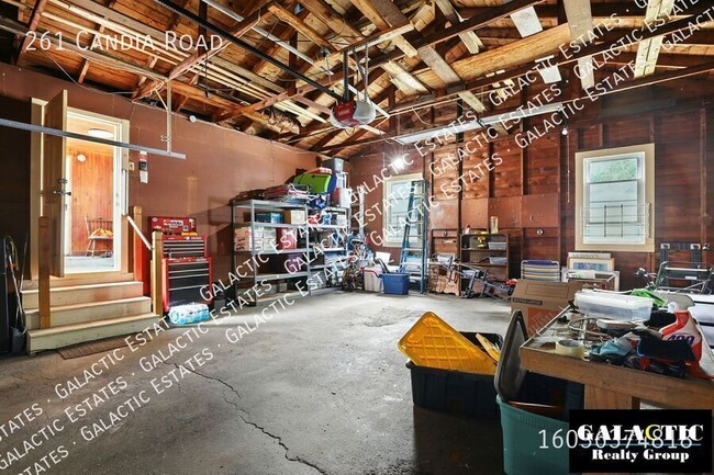 Building Photo - 261 Candia Rd