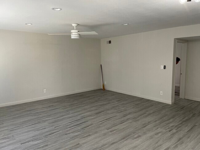 Building Photo - 1419 Bates Ave