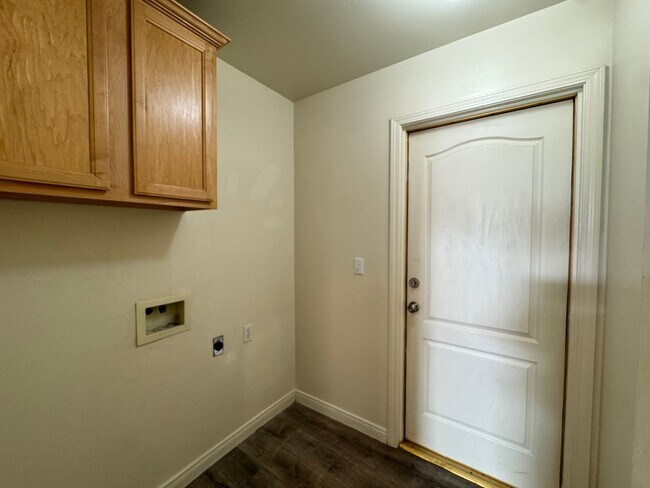 Building Photo - Beautiful home in Riverlakes Community