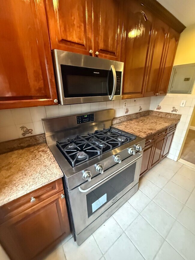 Building Photo - 63-11 110th St