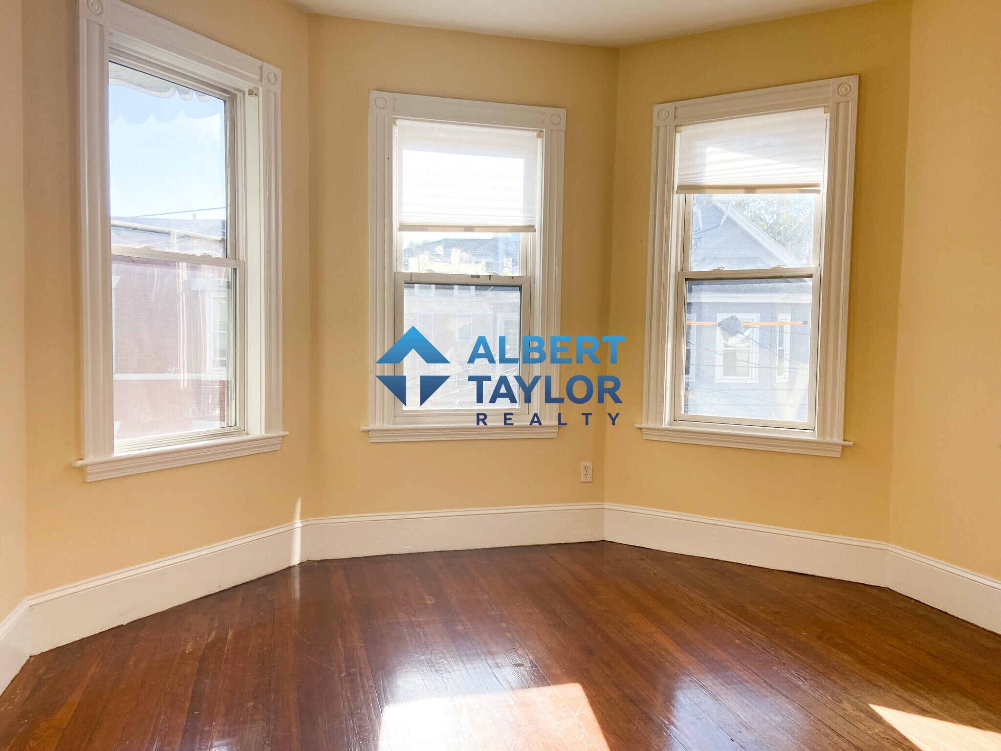 Building Photo - 19 Parker Hill Ave