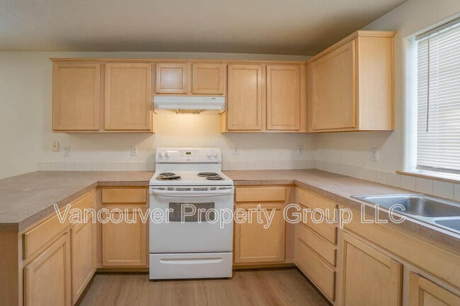 Building Photo - 1100 W 30th St