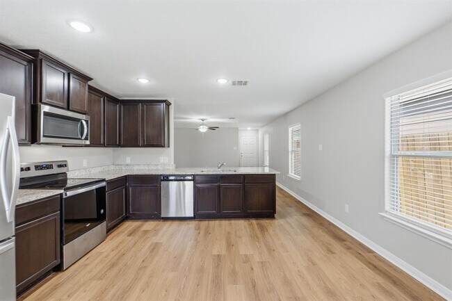 Building Photo - 1326 Amy Dr