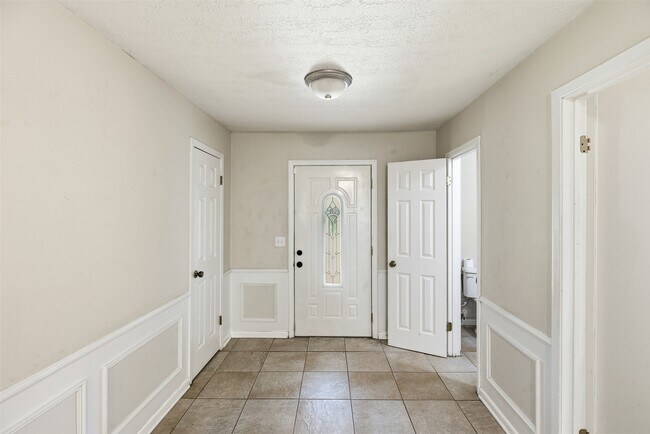 Building Photo - 20011 Sweetgum Forest Dr