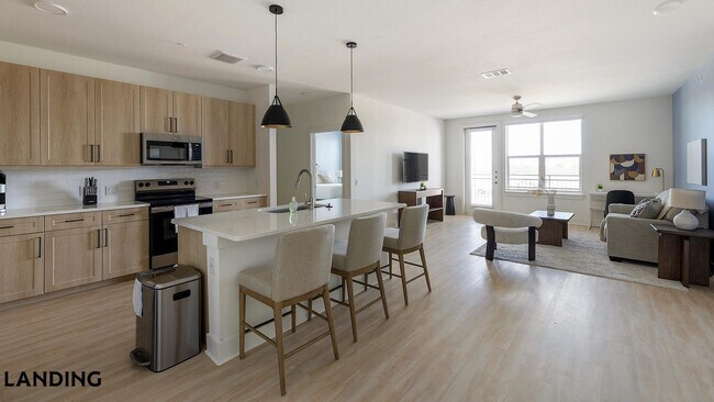 Building Photo - 108 N US Hwy 377