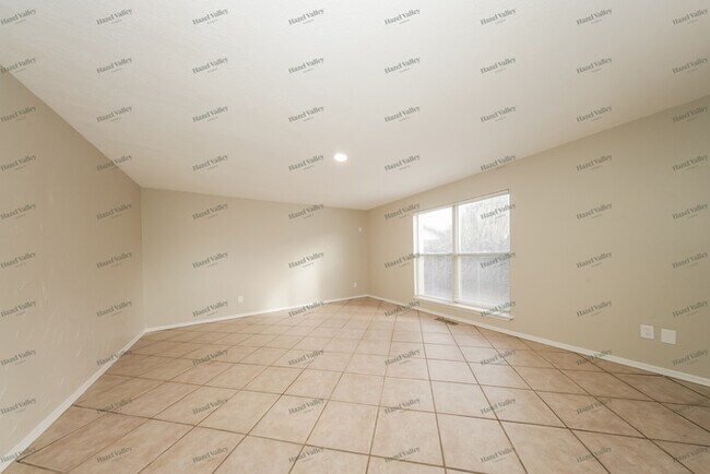 Building Photo - 608 Westridge Ct