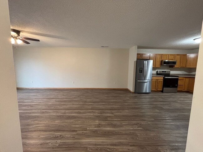 Building Photo - ALL NEW INTERIOR - 2 Bedroom Town Home
