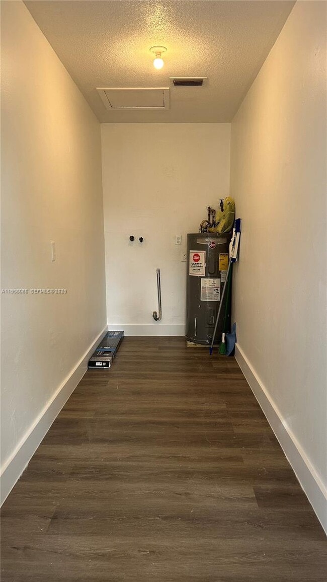 Building Photo - 4011 NE 8th Ave