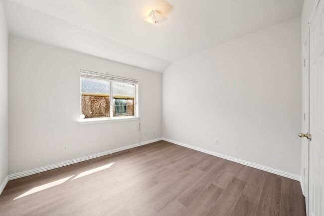 Building Photo - 6507 Watch Hill Ct