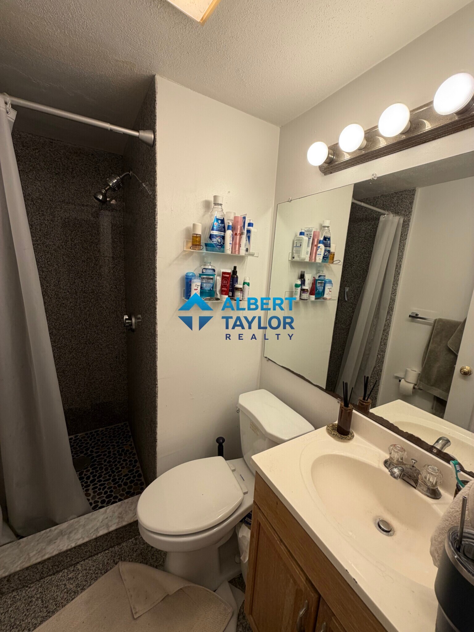 Building Photo - 210 Hemenway St