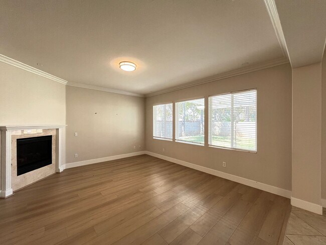 Building Photo - Spacious 5 Bedroom/3 Bath Home in Eastvale.