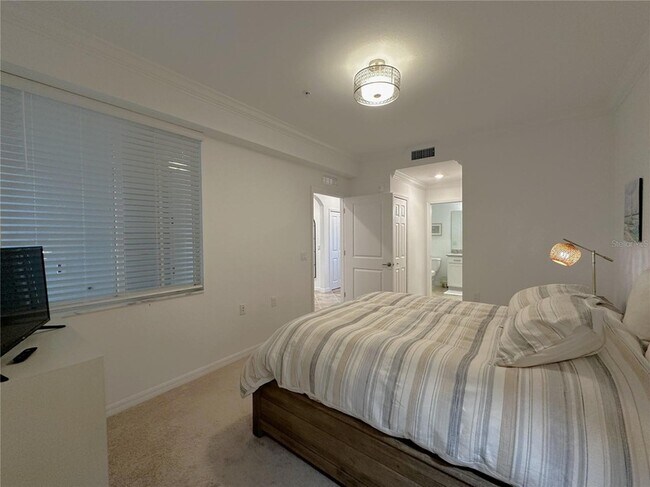 Building Photo - 14041 Heritage Landing Blvd