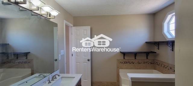 Building Photo - 4745 King Saul Dr