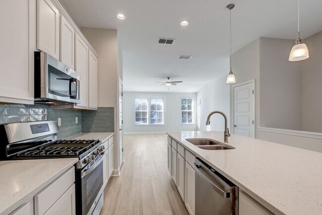 Building Photo - 408 S 8th St