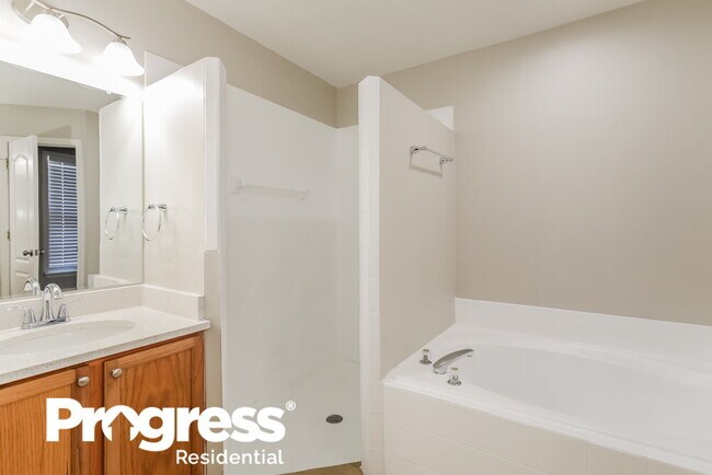 Building Photo - 2994 Golden Pond Blvd