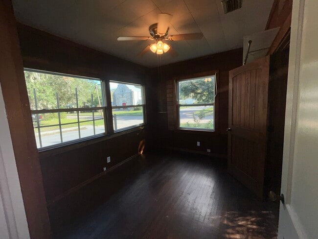 Building Photo - 115 E Lattin St