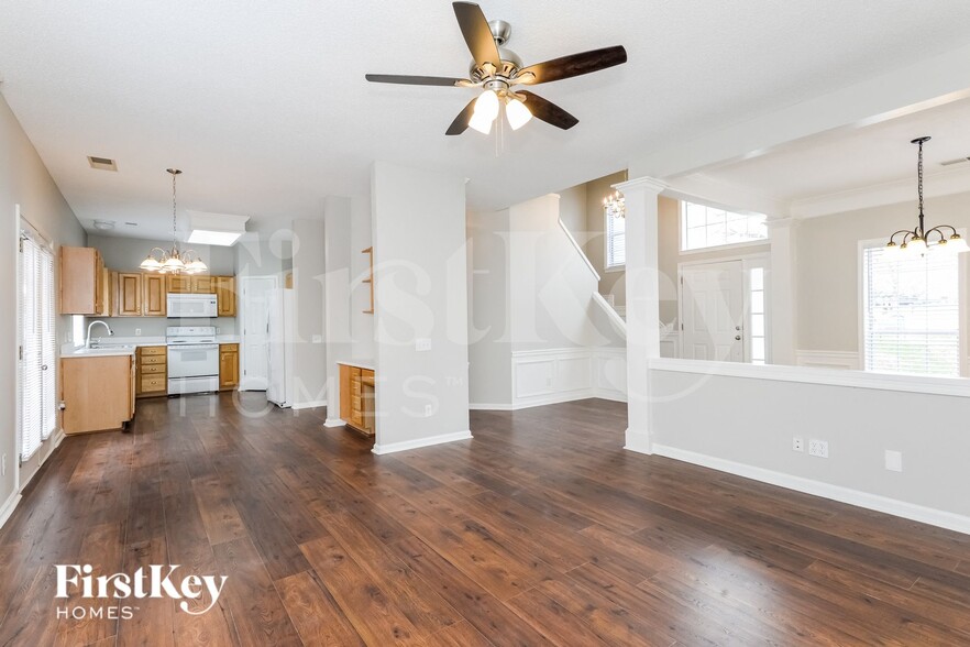 Building Photo - 11330 Wagonford Ln