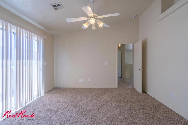 Building Photo - Fresh Carpet! Spacious 5-Bedroom Townhome