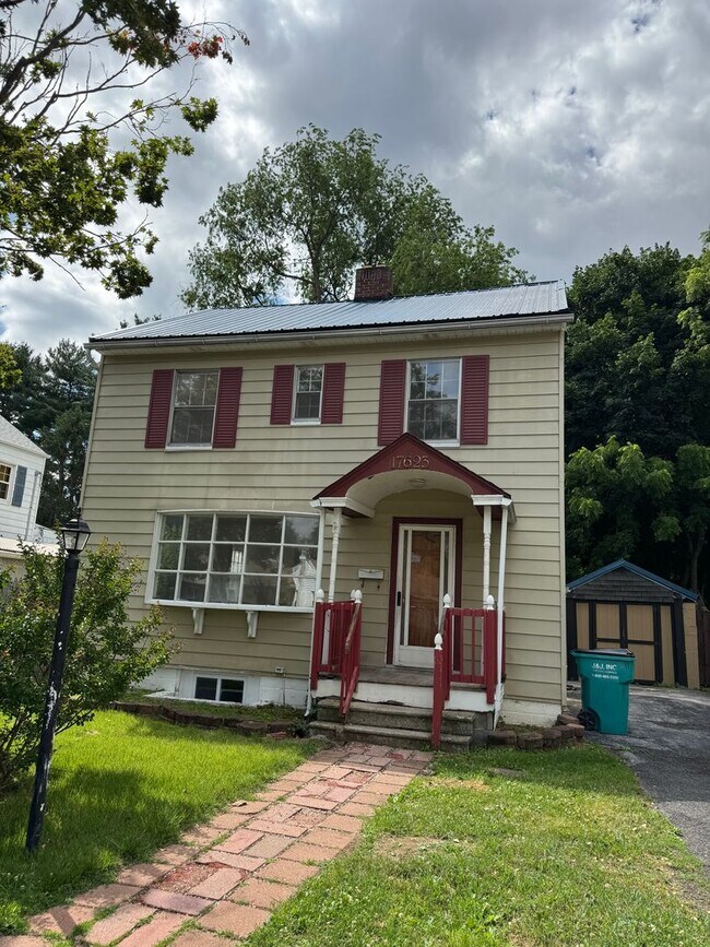 Building Photo - Single Family House located on Heisterboro Road
