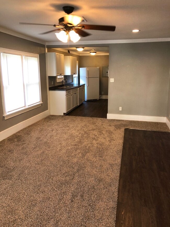 Building Photo - All brand new and updated, conveniently located in the heart of Norman!