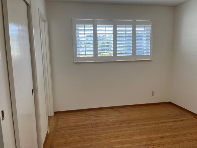 Building Photo - Great Four Bedroom, Three Bathroom House in Monterey