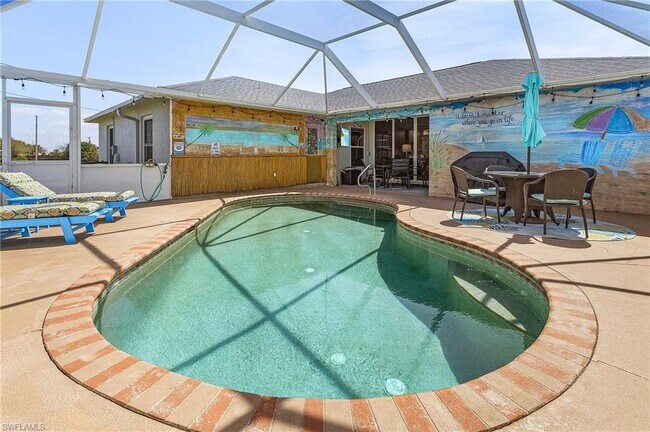 Building Photo - 703 NE 23rd Terrace