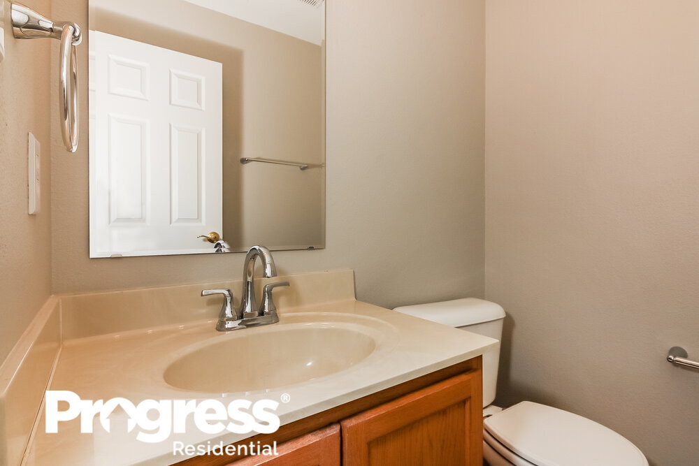 Building Photo - 1848 Ernest Dr