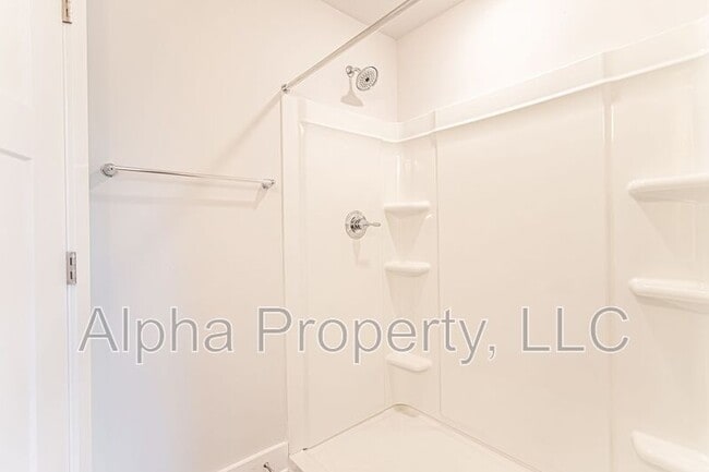 Building Photo - 124 Keel Ln