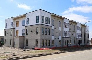 Building Photo - District Flats