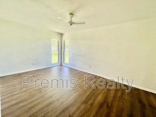 Building Photo - 1770 Braxton Bragg Ln
