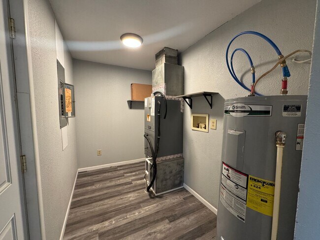 Building Photo - 14467 Worth Ln