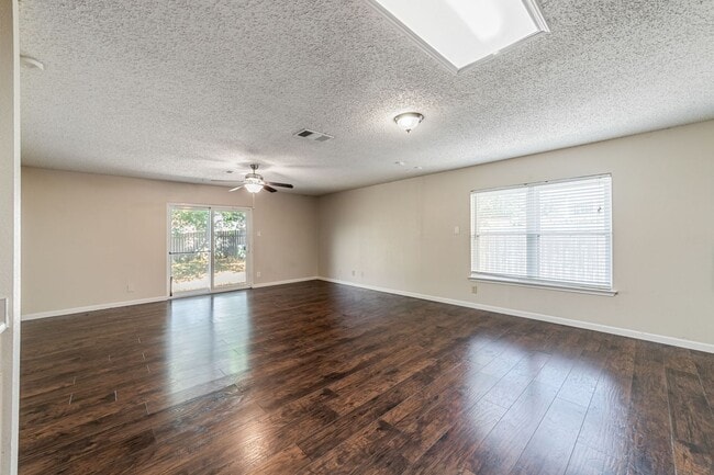 Building Photo - 8422 Parry Path