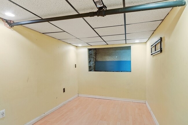 Building Photo - 577 Chandler St