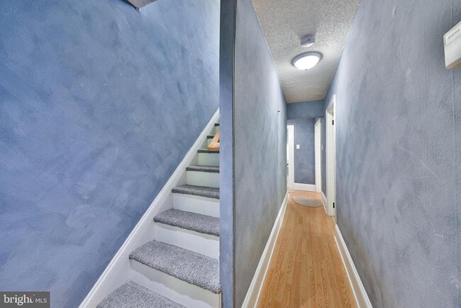 Building Photo - 9 W Wissahickon Ave