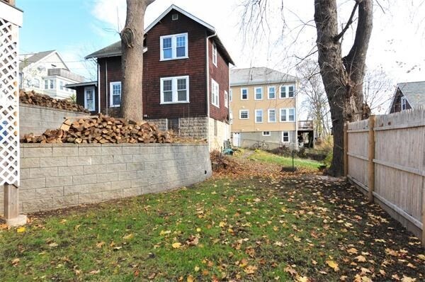 Building Photo - 45 S Crescent Circuit