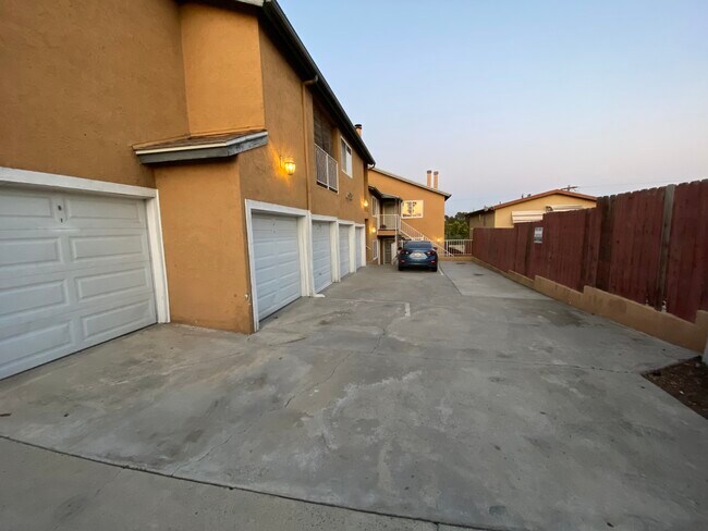 Parking overview - 3731 37th St