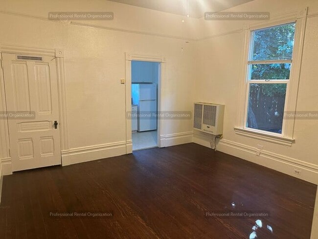 Building Photo - One bedroom Gem in Heart of Quaint, Historic West Petaluma