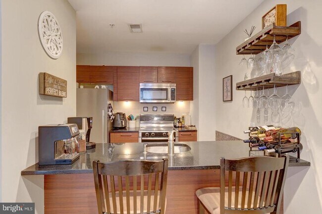 Building Photo - 934 N 3rd St