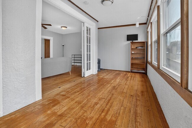 Building Photo - 453 Broadway