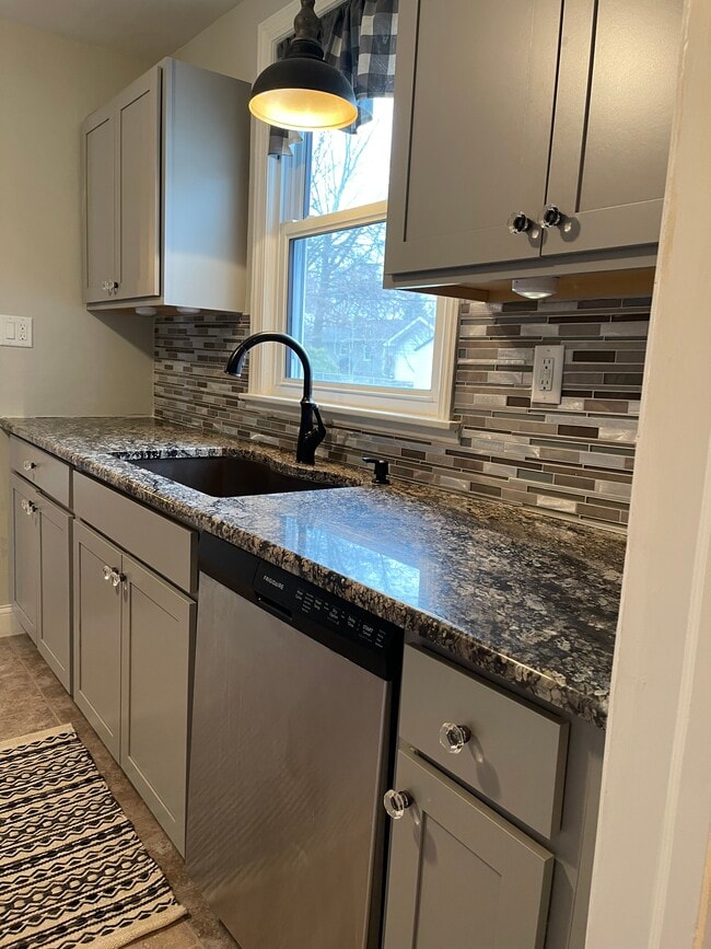 Building Photo - 4202 N Devon Ln