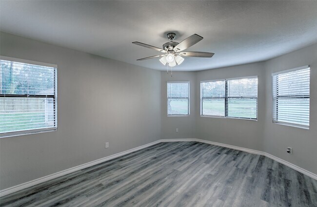 Building Photo - 22311 Warwick Glen Dr