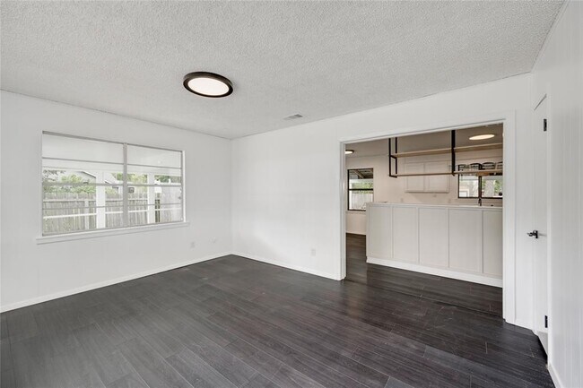 Building Photo - 4948 Crossover Rd