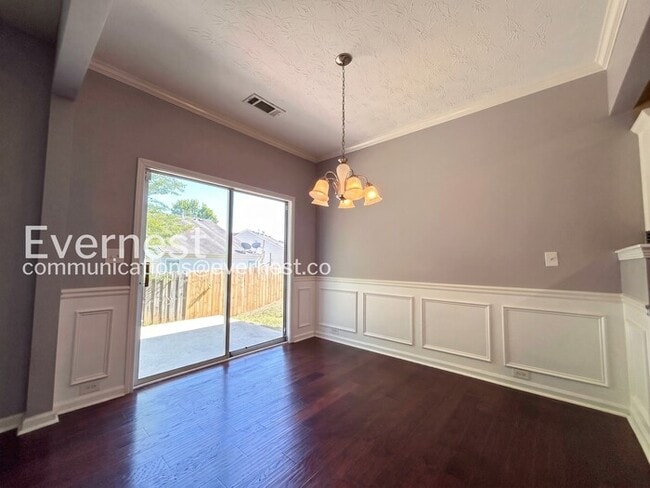 Building Photo - 729 Mountain Laurel Dr