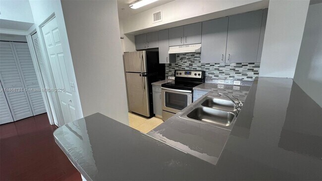 Building Photo - 711 SW 111th Way