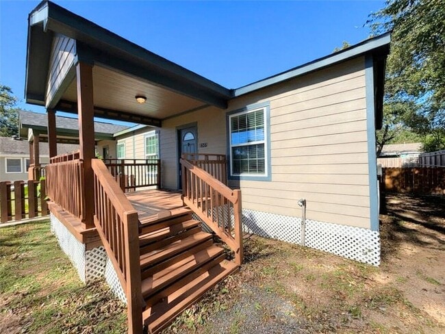 Building Photo - 406 McPhail St