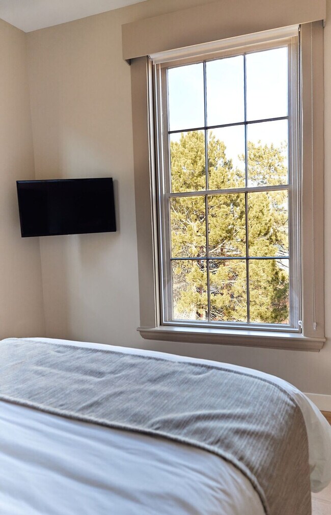 Building Photo - 83 Middle St