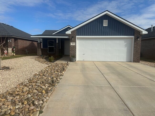 Building Photo - 3/2 located in Upland Crossing, Available December!