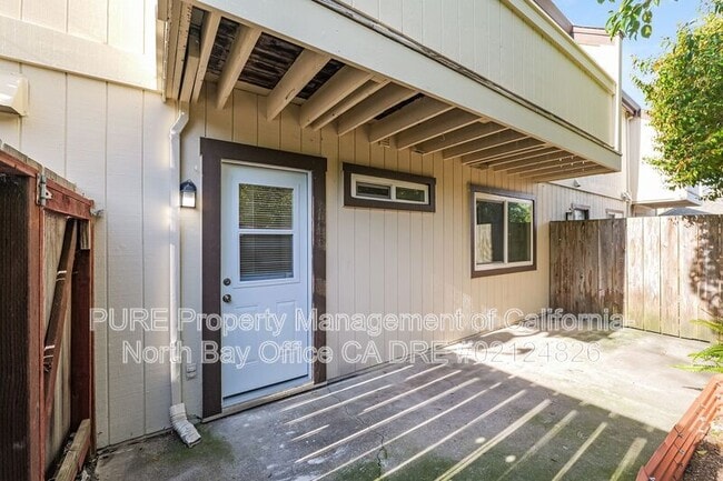 Building Photo - 2326 Tachevah Dr