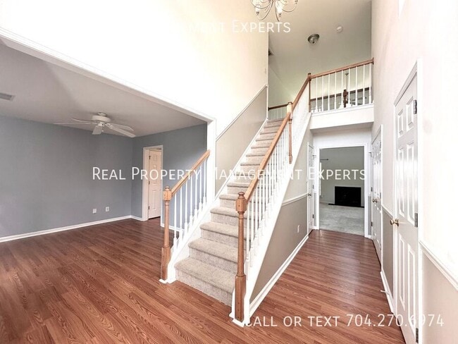 Building Photo - 9902 Redbud Tree Ct